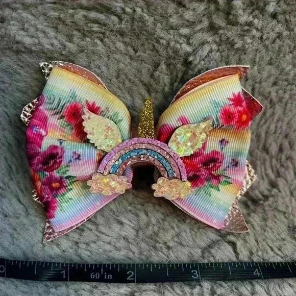 🩷 Pretty unicorn little girl hair bow clip - Picture 3 of 4
